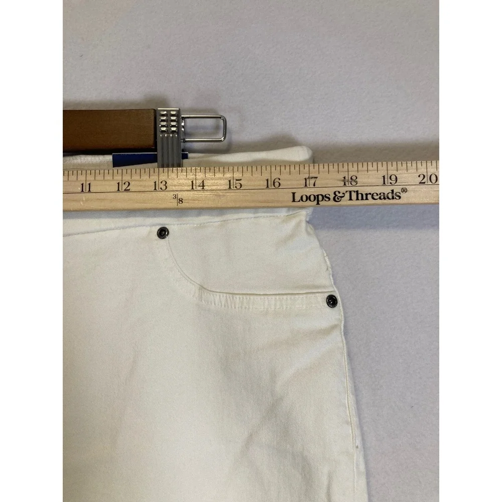 Coastal Summer Basic Editions Women L White Stretch Denim Pull On Bermuda Shorts